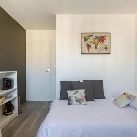 One Night In - Nuit A Apartman