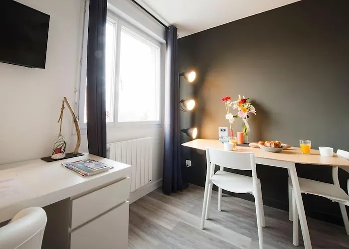 One Night In - Nuit A Lejlighed Lyon